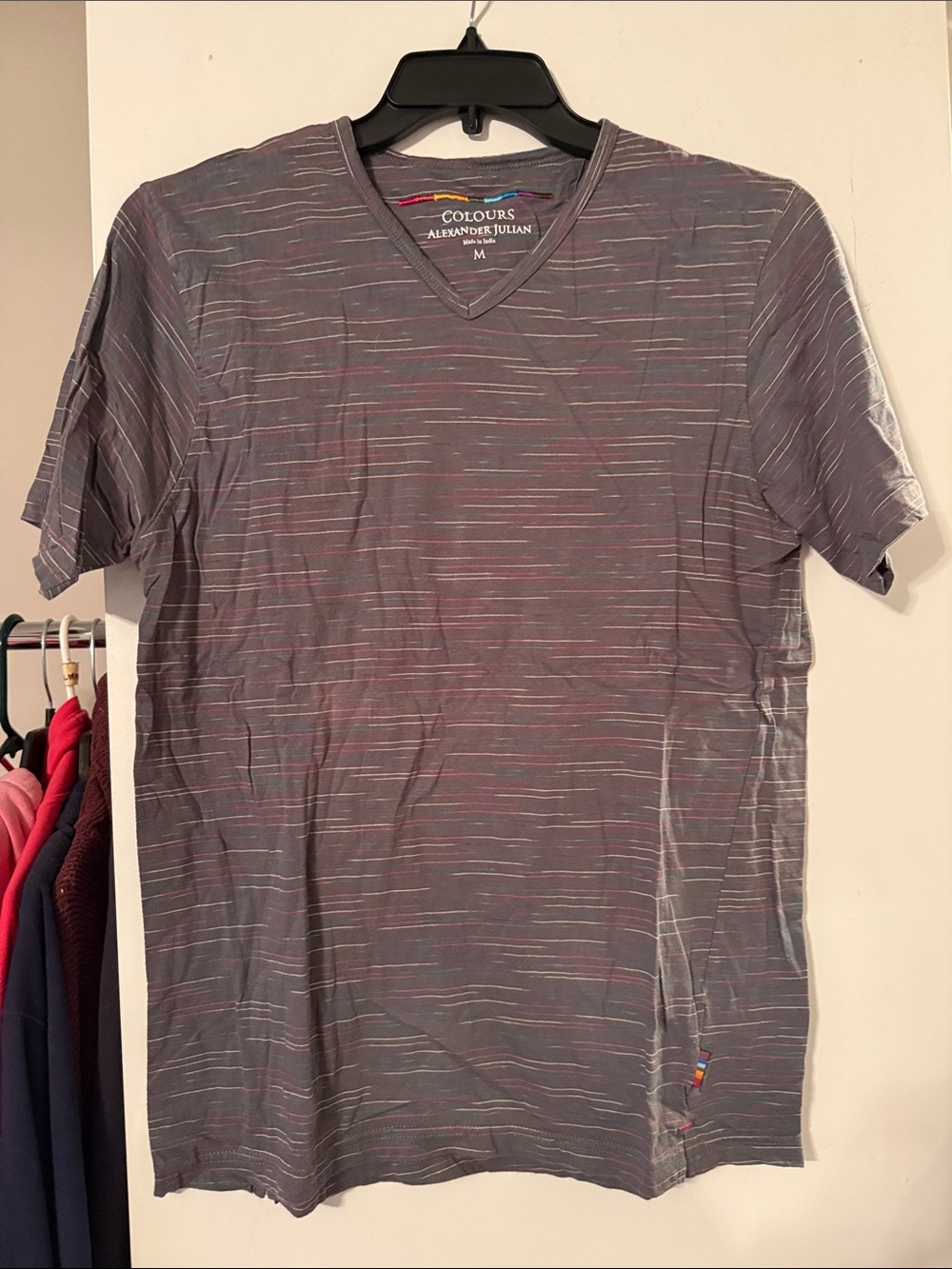 V neck tee